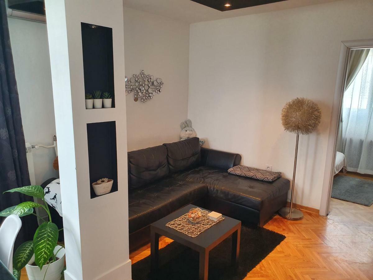 Apartment New Belgrade Home ภายนอก รูปภาพ