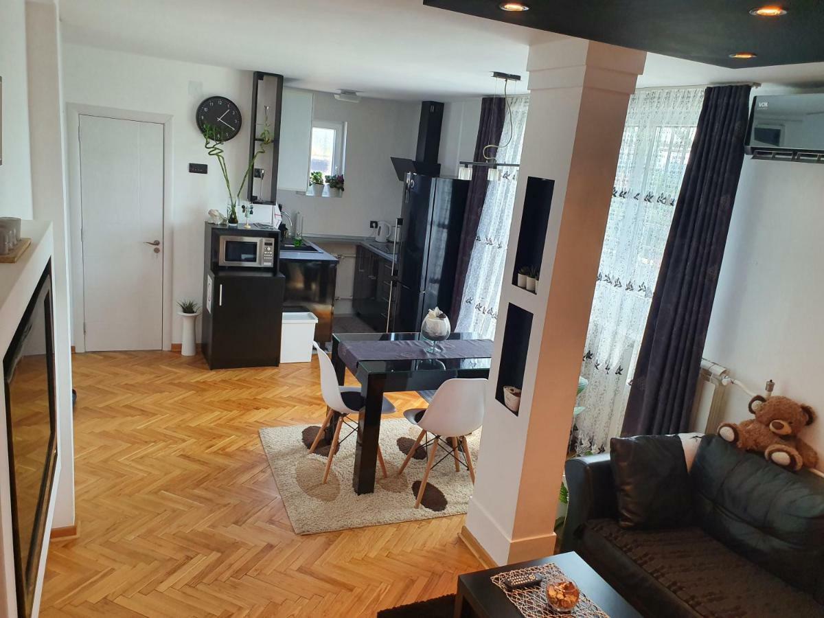 Apartment New Belgrade Home ภายนอก รูปภาพ
