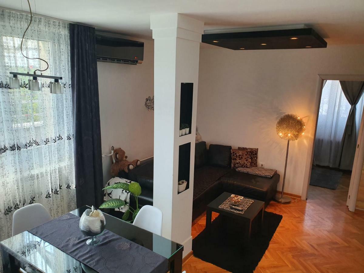 Apartment New Belgrade Home ภายนอก รูปภาพ